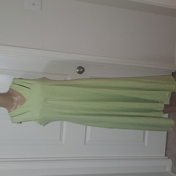 SOFT SURROUNDINGS m - Duvall Sleeveless Midi Margarita Green cut-outs - Picture 2 of 10